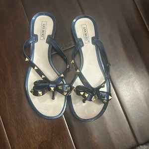 Ann More Blue Bow Jelly Flip Flops Size 37/6 NWOT